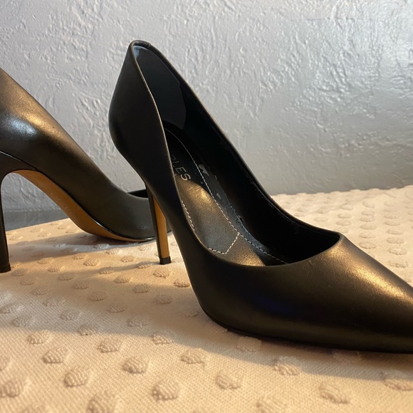 CHARLES by Charles David Black Leather Stiletto Heels - Picture 12 of 16